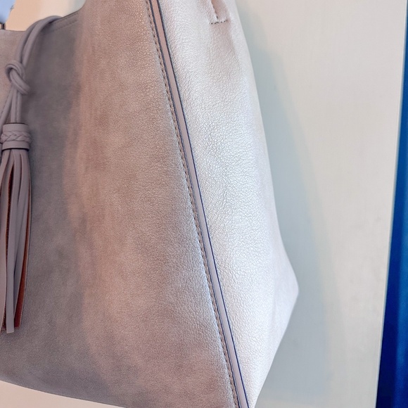 Jen + Co Vegan Leather Dina Contrast Tote Bag in Gray & Beige - Picture 4 of 4